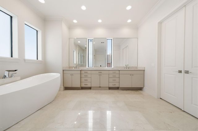 6011 Burgoyne Road A, Houston, TX 77057