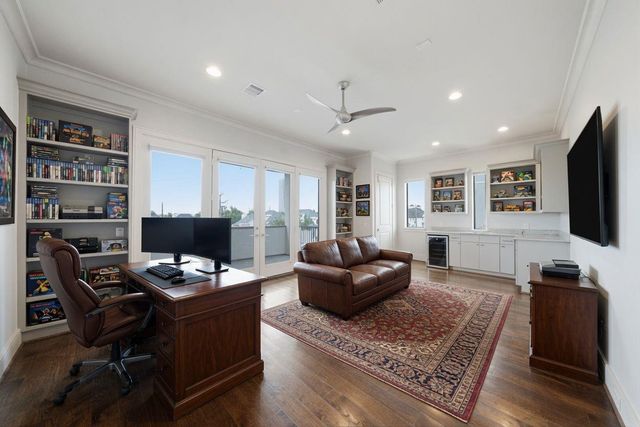 6011 Burgoyne Road A, Houston, TX 77057