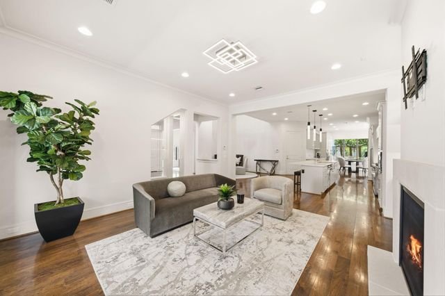 6011 Burgoyne Road A, Houston, TX 77057