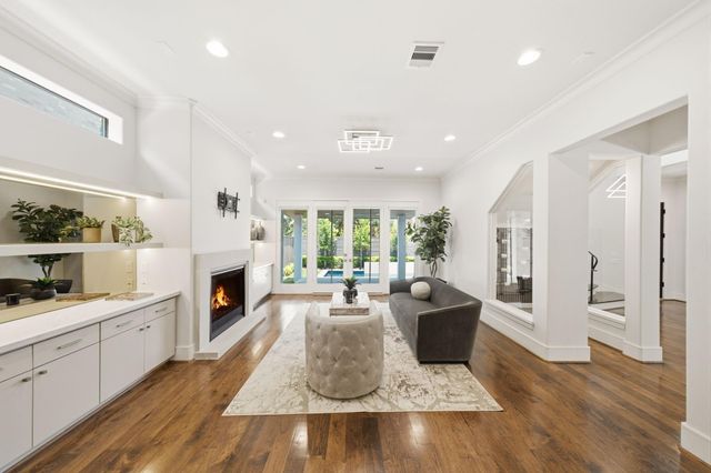 6011 Burgoyne Road A, Houston, TX 77057