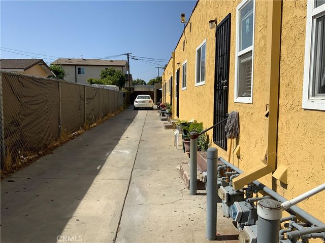 323 W Ross Place, Wilmington, CA 90744