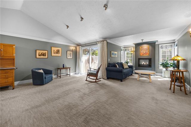 24 Winding Wood, Pittsford, NY 14534