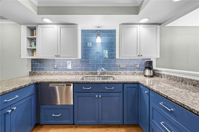 24 Winding Wood, Pittsford, NY 14534
