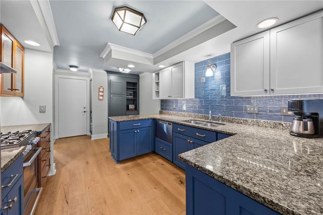 24 Winding Wood, Pittsford, NY 14534
