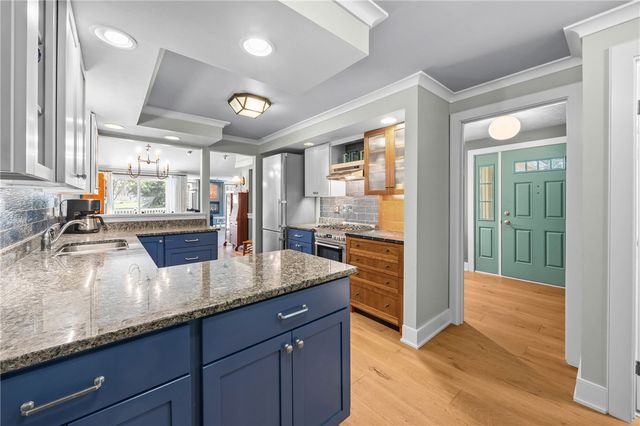 24 Winding Wood, Pittsford, NY 14534