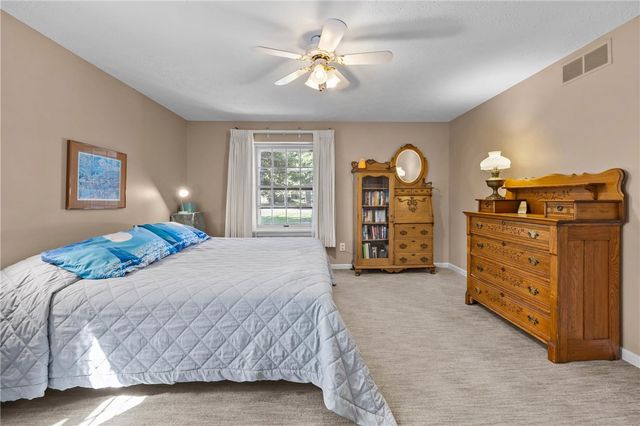 24 Winding Wood, Pittsford, NY 14534
