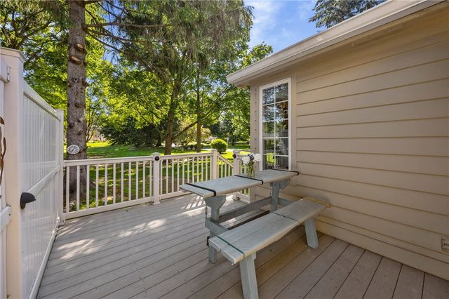 24 Winding Wood, Pittsford, NY 14534