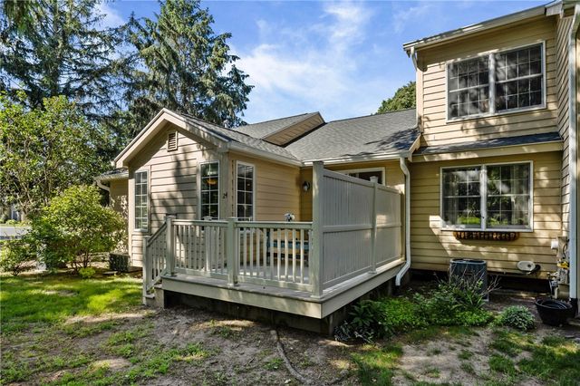 24 Winding Wood, Pittsford, NY 14534