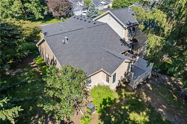24 Winding Wood, Pittsford, NY 14534