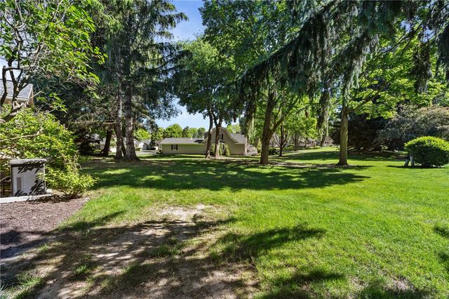 24 Winding Wood, Pittsford, NY 14534