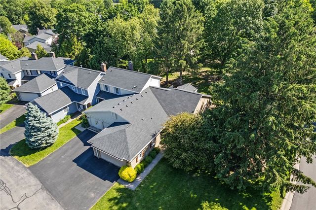 24 Winding Wood, Pittsford, NY 14534