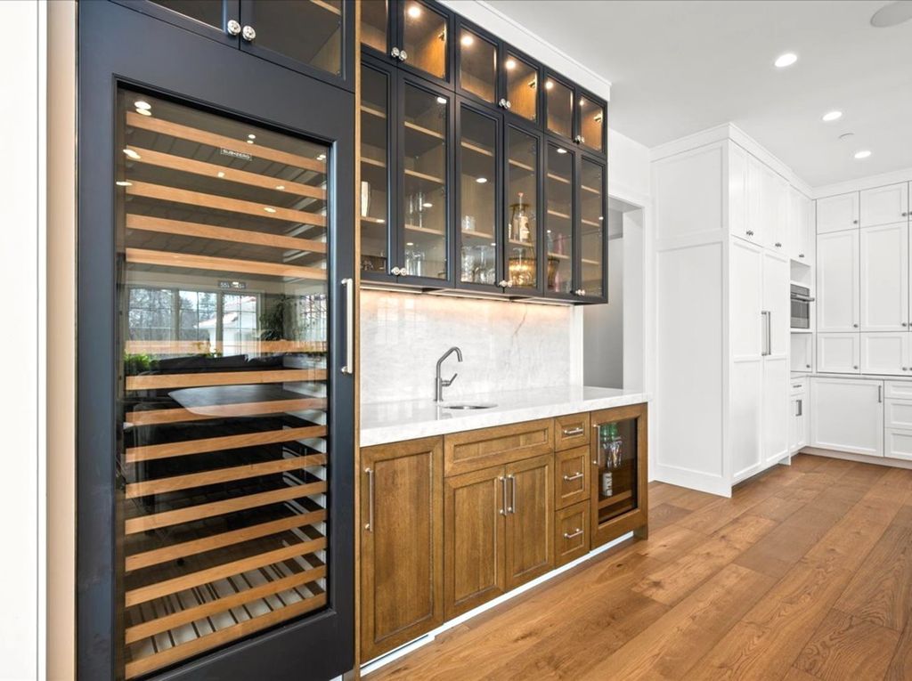 Image 15 of property listing at 2665 Bentley Road, Highland Park, IL 60035