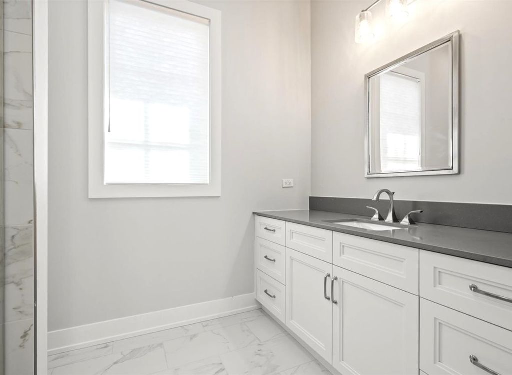 Image 48 of property listing at 2665 Bentley Road, Highland Park, IL 60035