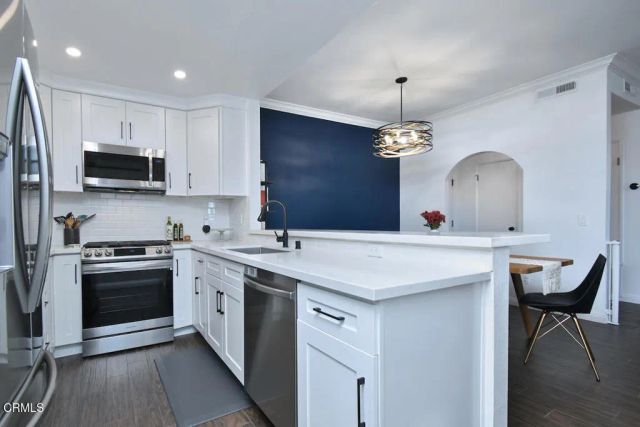 5534 Encino Avenue 101, Encino, CA 91316