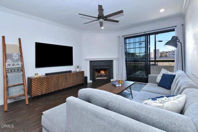 5534 Encino Avenue 101, Encino, CA 91316