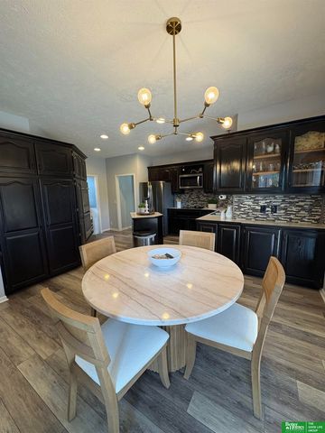 16827 O Circle, Omaha, NE 68135