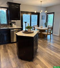 16827 O Circle, Omaha, NE 68135