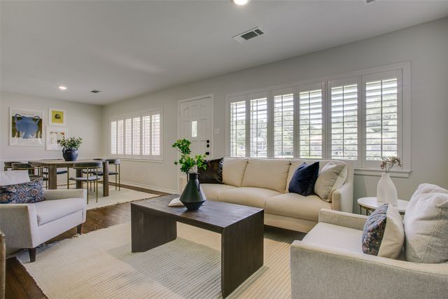 522 Mayrant Drive, Dallas, TX 75224