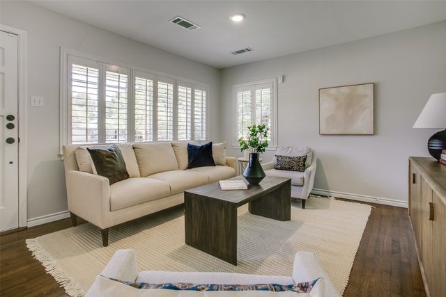 522 Mayrant Drive, Dallas, TX 75224