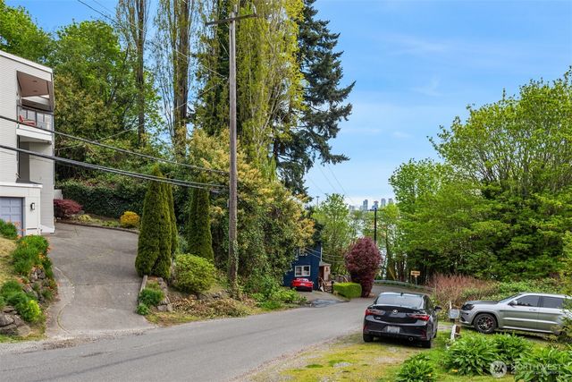 1601 Ferry Avenue SW, Seattle, WA 98116