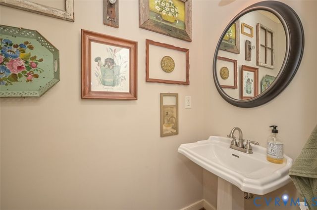 10992 Milestone Dr, Mechanicsville, VA 23116