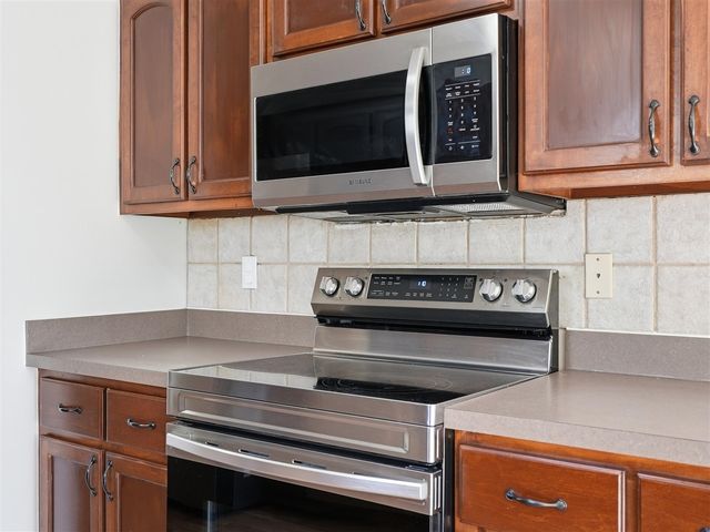 28460 Wales Drive, Chesterfield, MI 48047