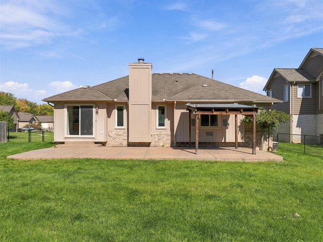 28460 Wales Drive, Chesterfield, MI 48047