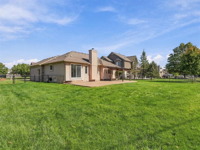 28460 Wales Drive, Chesterfield, MI 48047