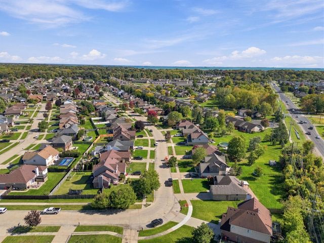 28460 Wales Drive, Chesterfield, MI 48047