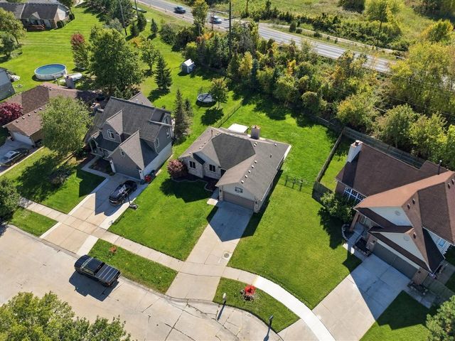 28460 Wales Drive, Chesterfield, MI 48047