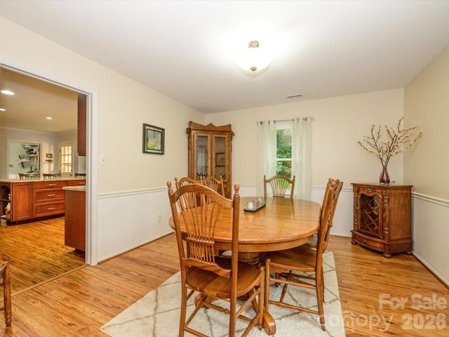 9607 Riddick Place, Matthews, NC 28105