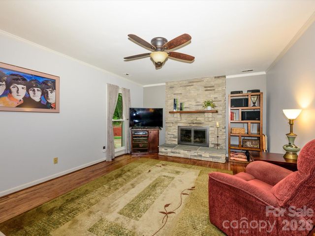 9607 Riddick Place, Matthews, NC 28105