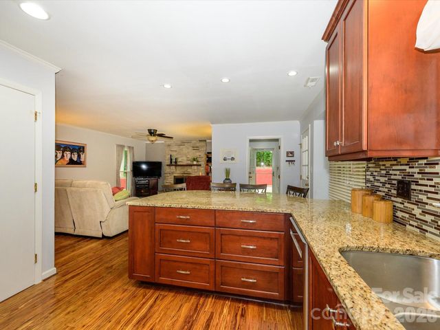 9607 Riddick Place, Matthews, NC 28105