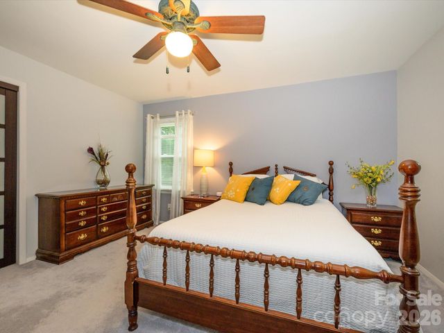 9607 Riddick Place, Matthews, NC 28105