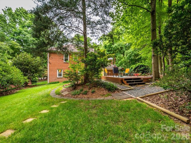 9607 Riddick Place, Matthews, NC 28105