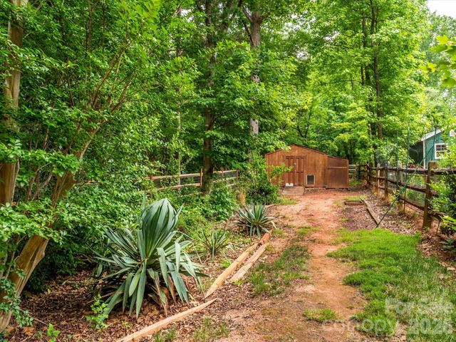 9607 Riddick Place, Matthews, NC 28105