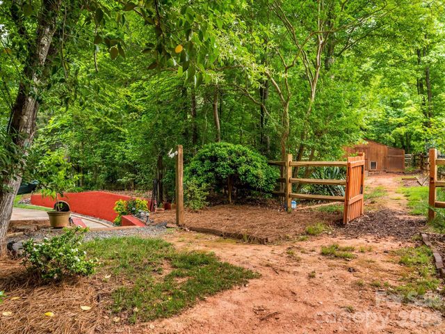 9607 Riddick Place, Matthews, NC 28105