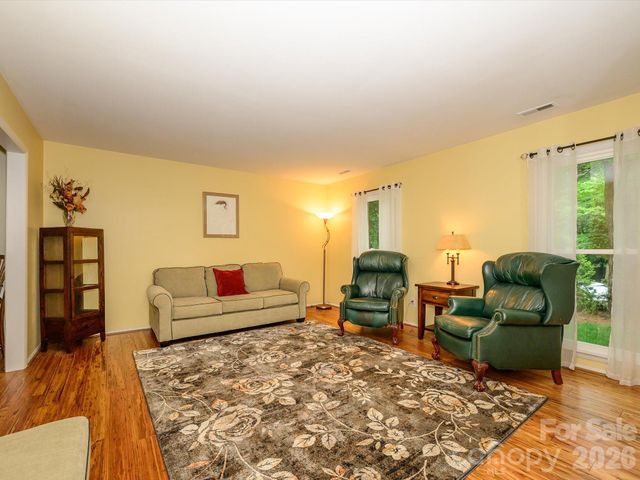 9607 Riddick Place, Matthews, NC 28105