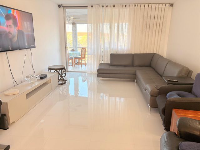 23099 Barwood Lane 308, Boca Raton, FL 33428