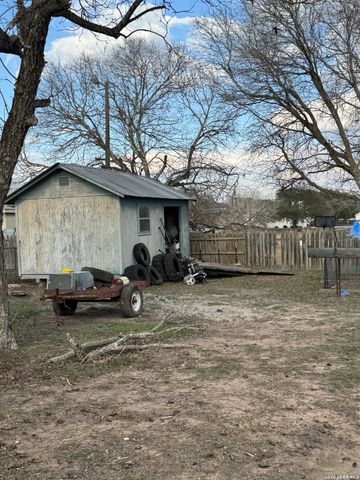 406 Goliad, Runge, TX 78151