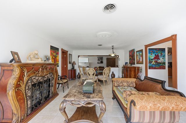 4421 NE 23rd Avenue, Lighthouse Point, FL 33064