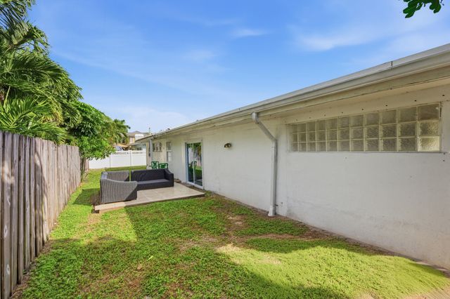 4421 NE 23rd Avenue, Lighthouse Point, FL 33064