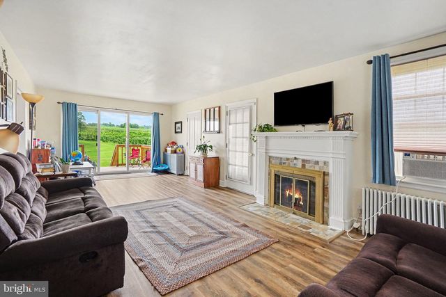 420 CARLISLE RD, Biglerville, PA 17307