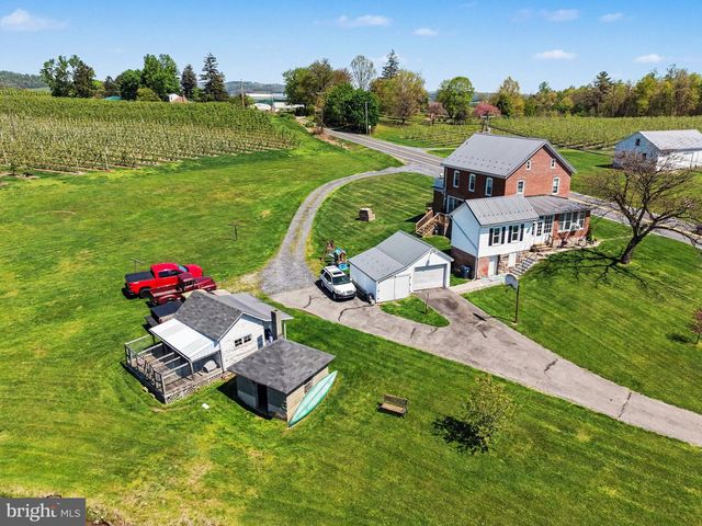 420 CARLISLE RD, Biglerville, PA 17307