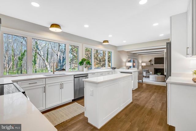 6107 LUNDY PL, Burke, VA 22015