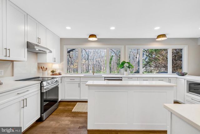 6107 LUNDY PL, Burke, VA 22015