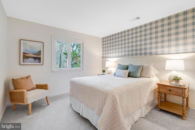 6107 LUNDY PL, Burke, VA 22015