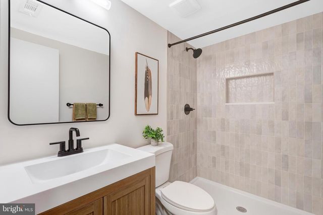 6107 LUNDY PL, Burke, VA 22015