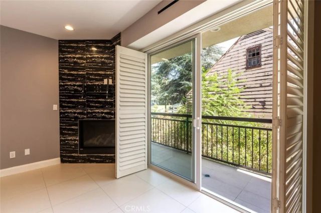 1941 Waltonia Drive 203, Montrose, CA 91020