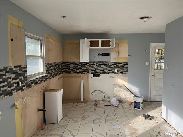 10147 Mayfair Drive, St Louis, MO 63136